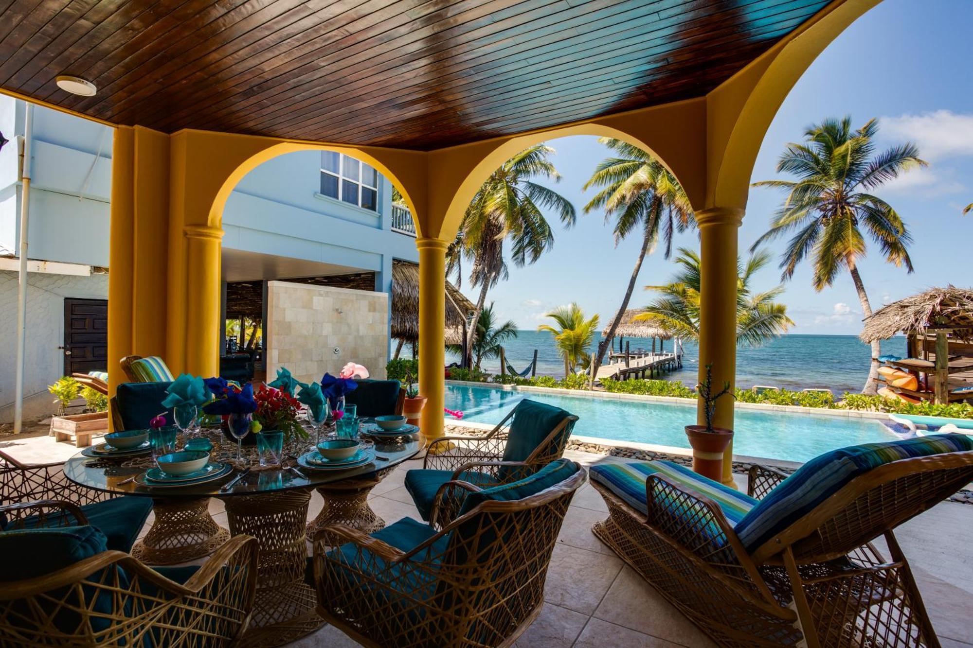 Blue Parrot Beach House And Villas Hopkins Exterior photo